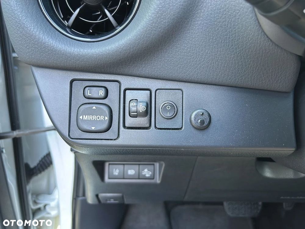 Toyota Yaris - 20