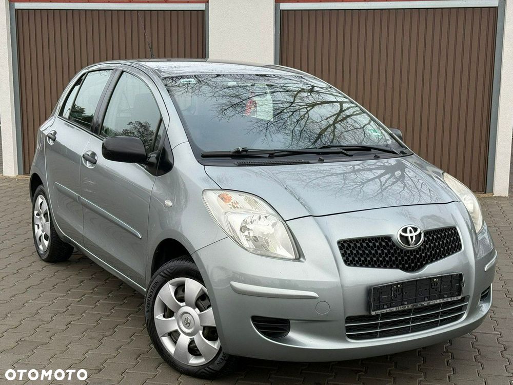 Toyota Yaris - 1