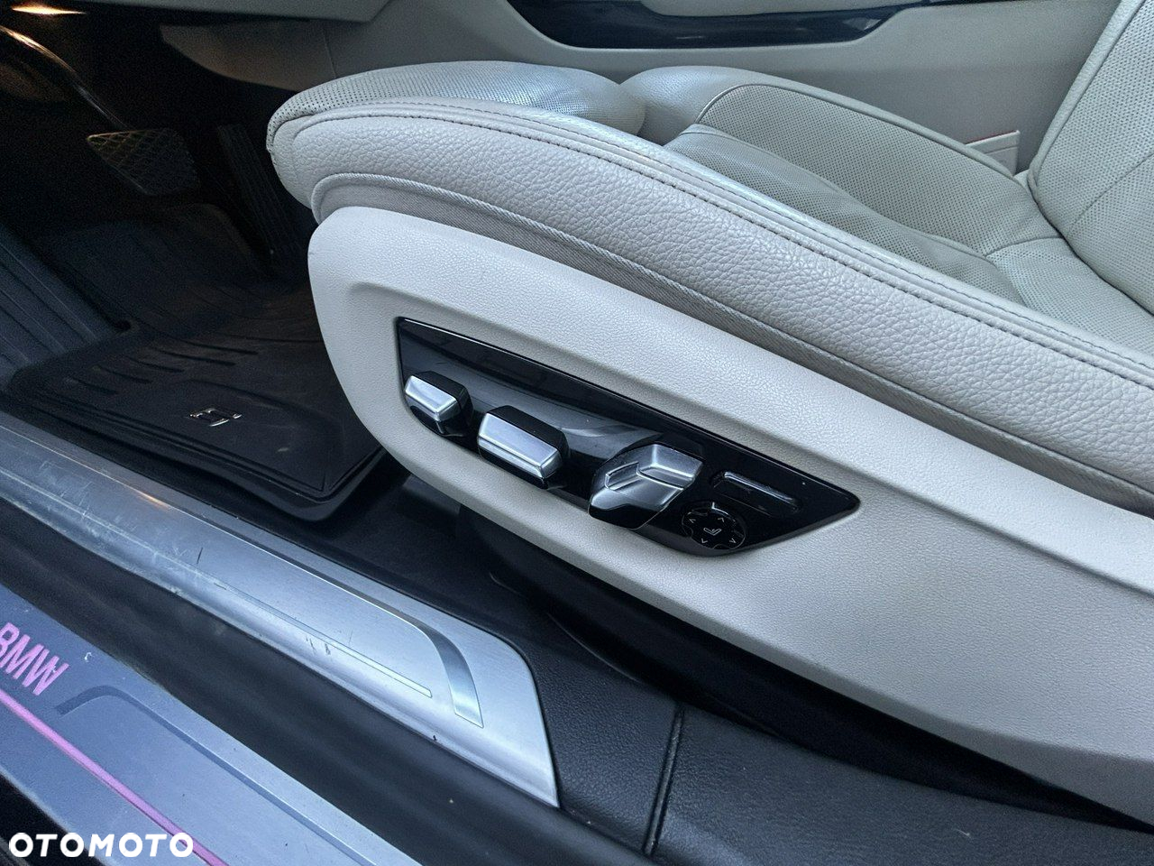 BMW Seria 7 - 24