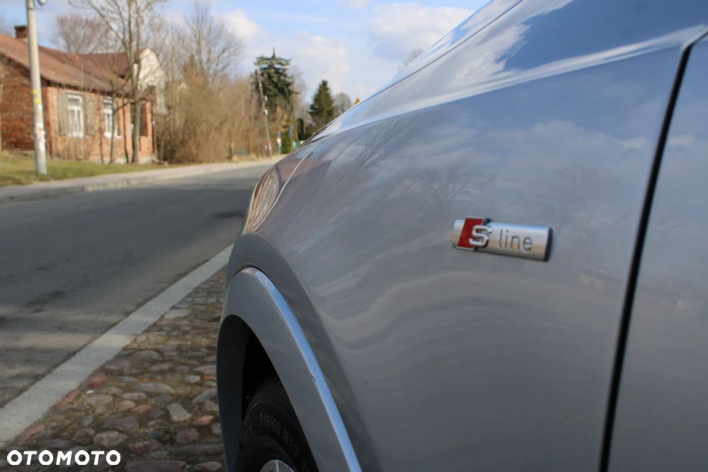 Audi Q3 2.0 TDI Quattro S tronic sport - 14