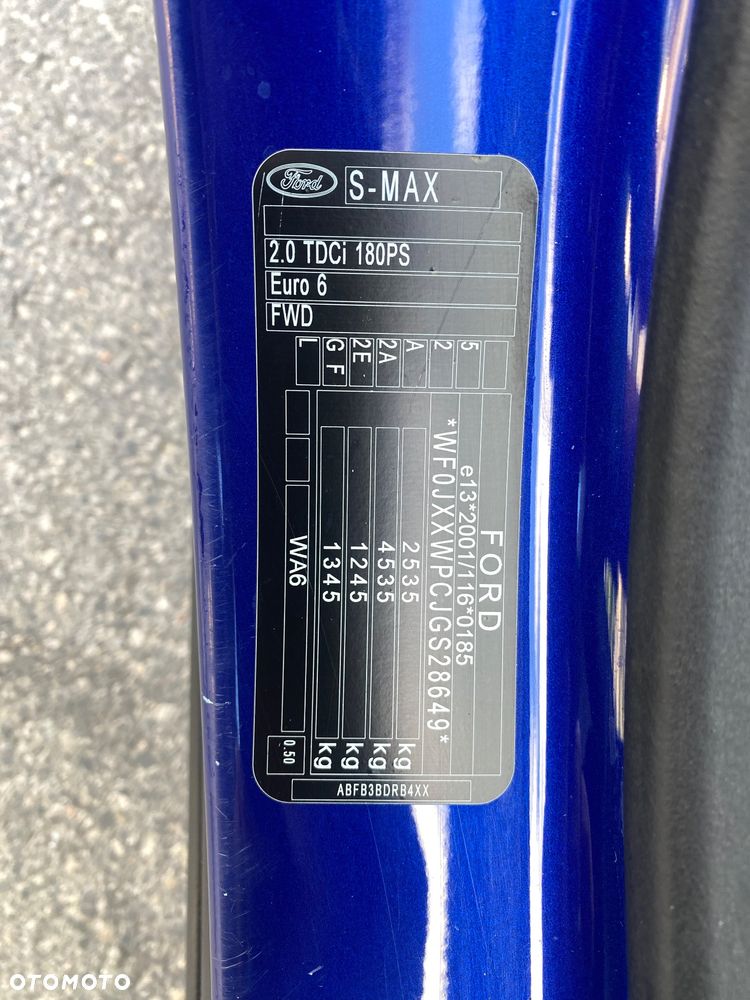 Ford S-Max - 17