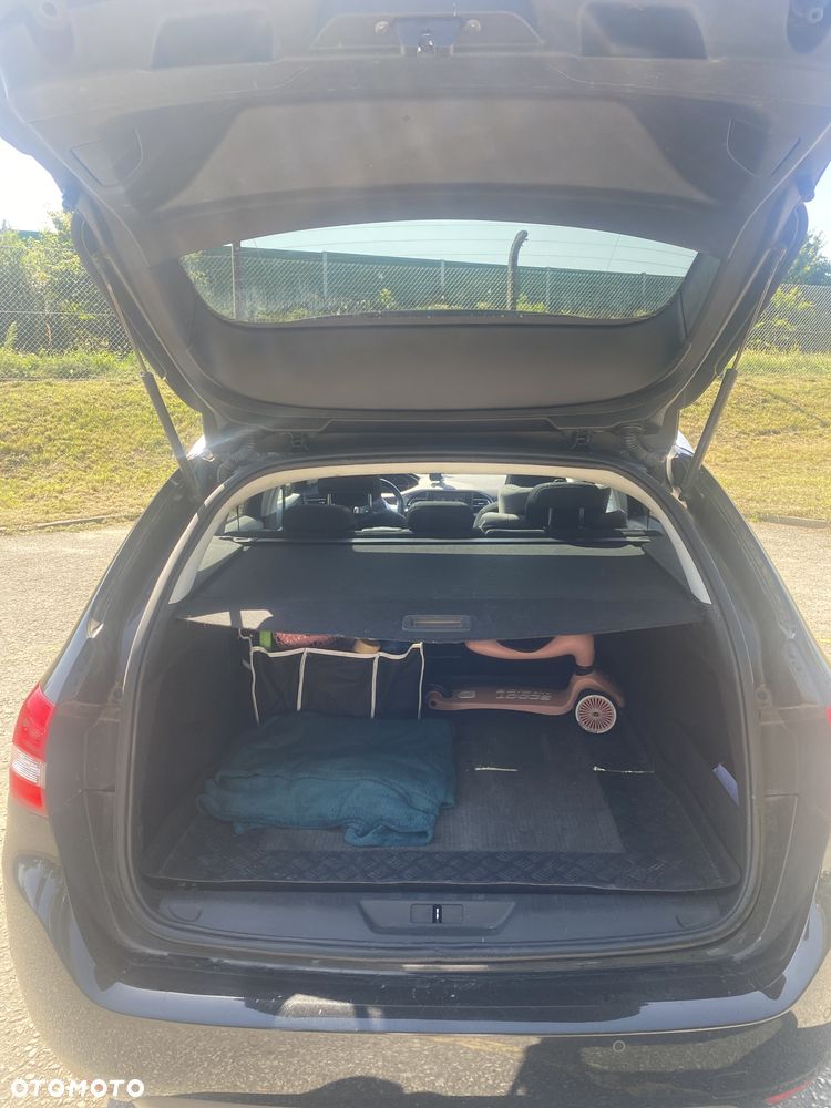 Peugeot 308 SW 1.2 PureTech Allure S&S - 9