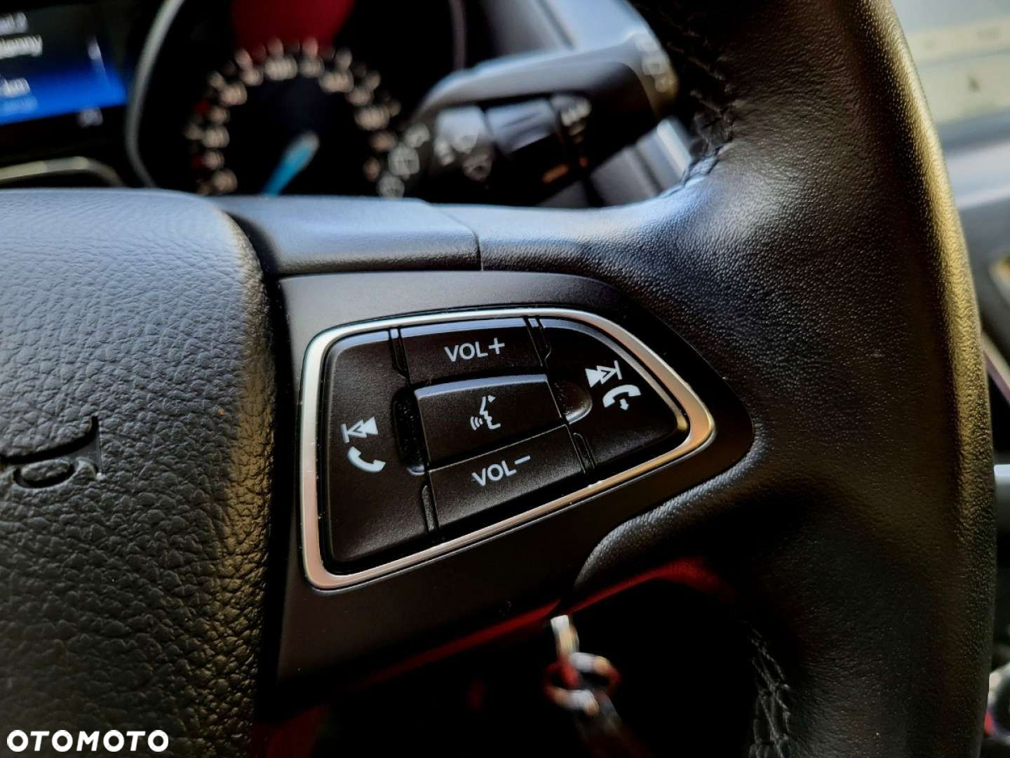 Ford Focus - 36