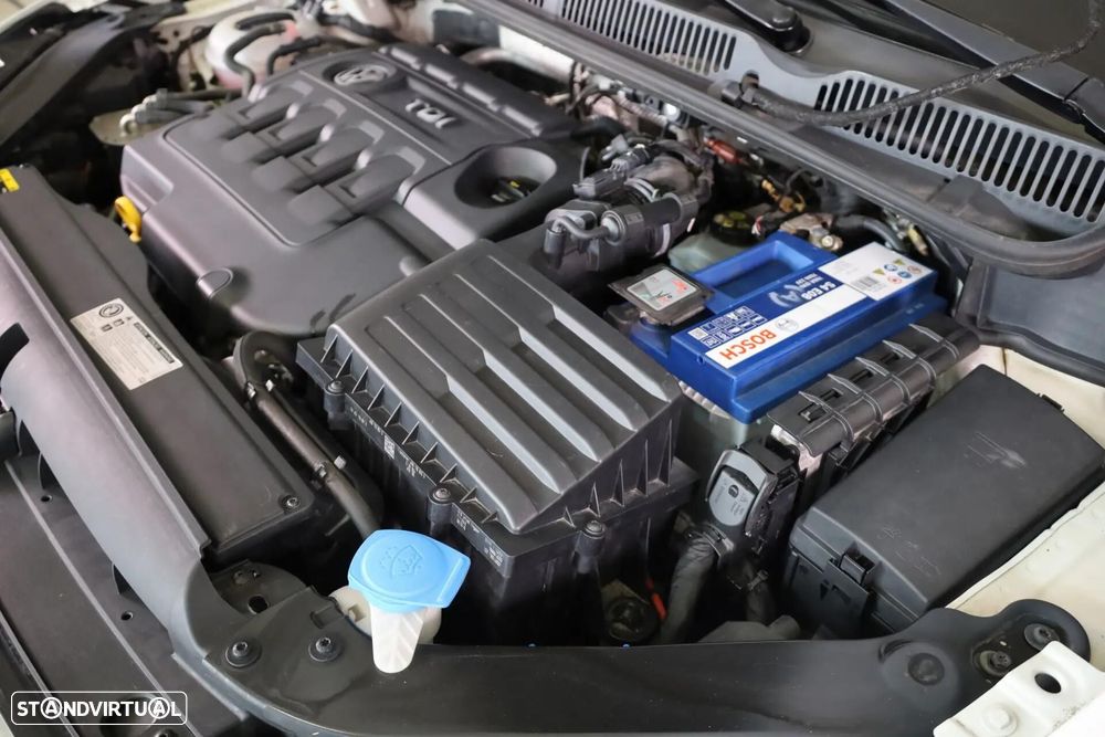 VW Touran 1.6 TDI R-Line DSG - 13
