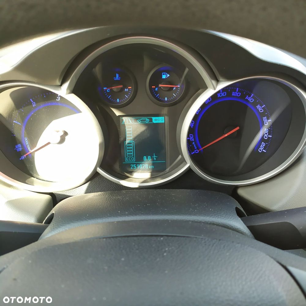 Chevrolet Cruze 1.7 D LT+ - 10