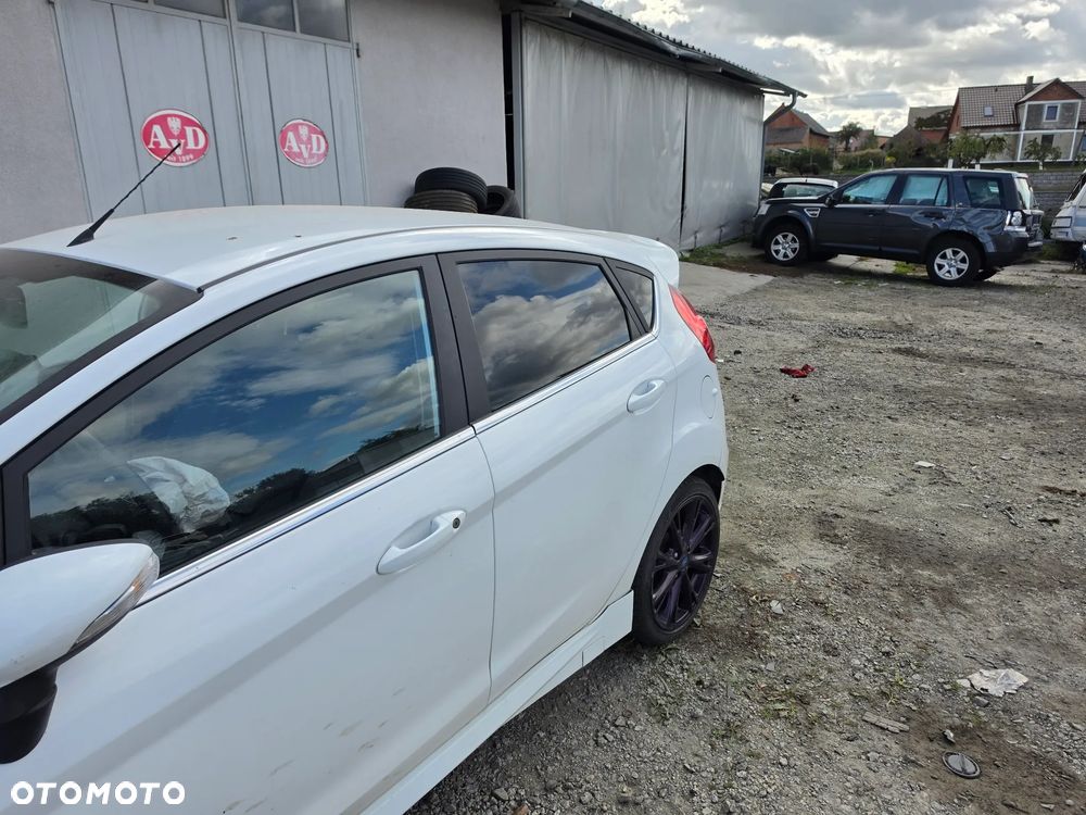 Ford Fiesta - 22