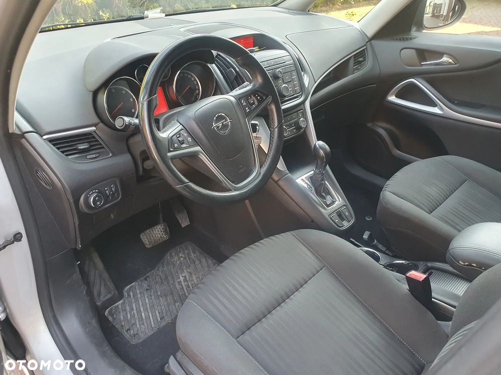 Opel Zafira - 8