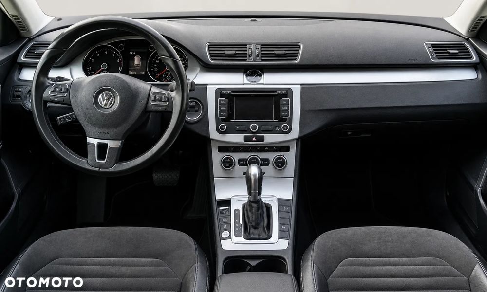 Volkswagen Passat - 8