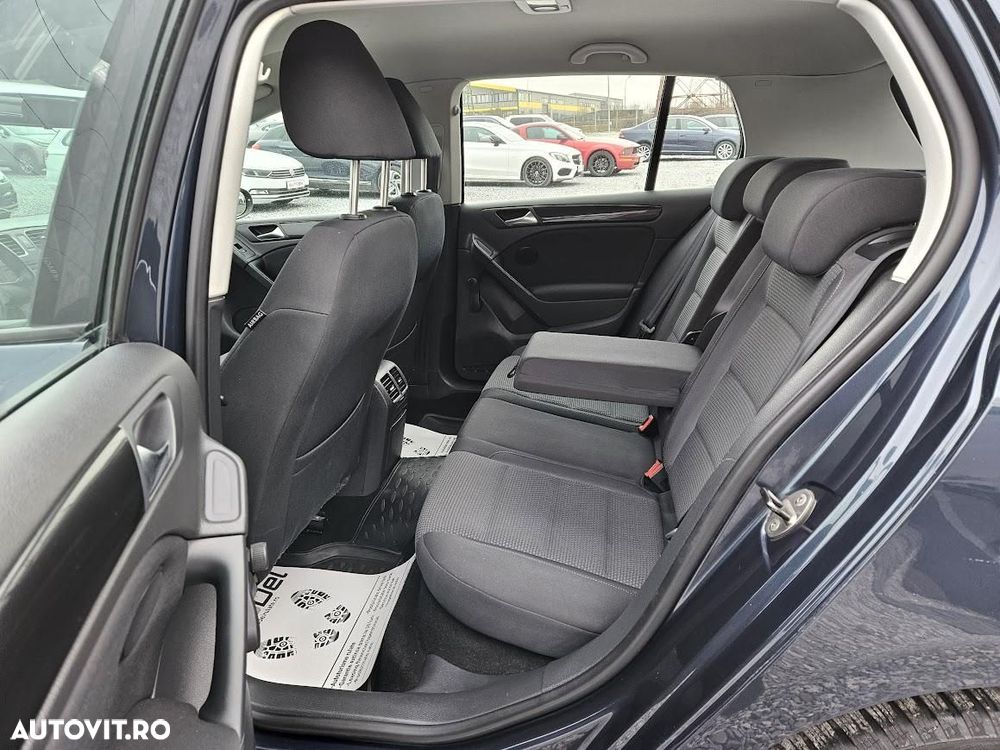 Volkswagen Golf - 8