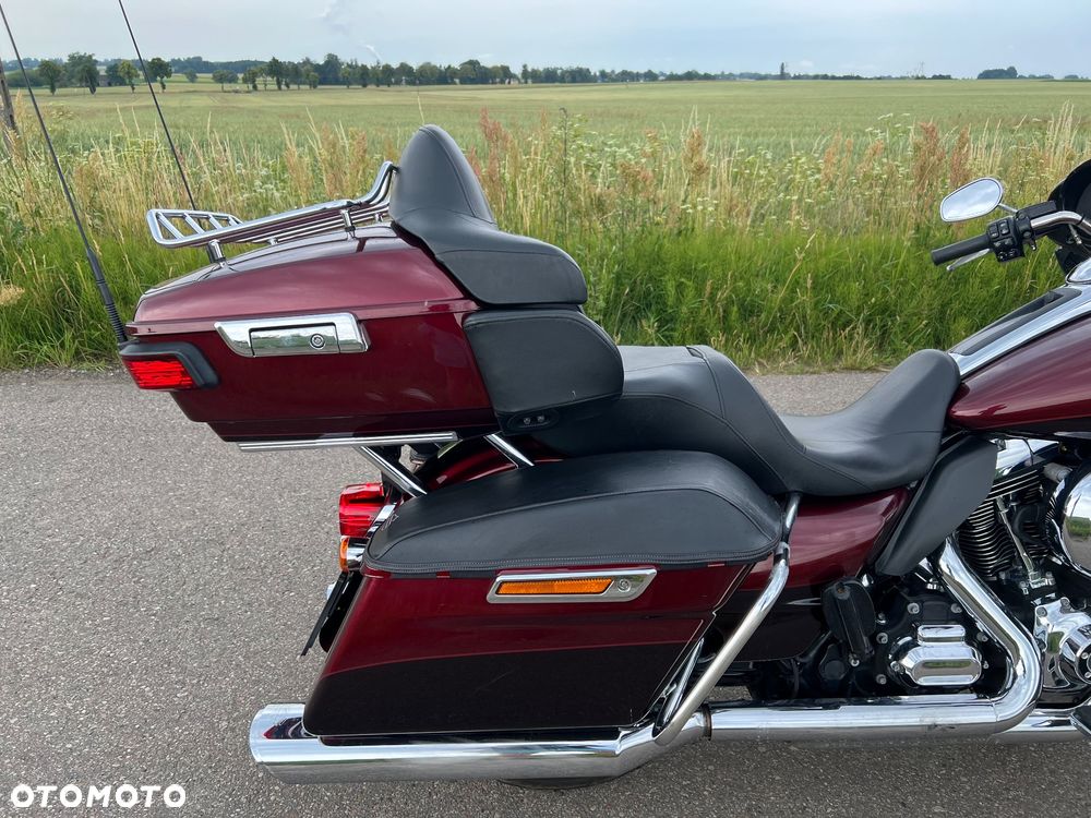 Harley-Davidson FLHT Electra Glide Standard - 18