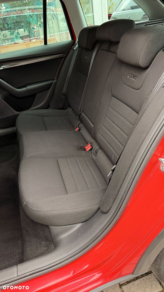 Skoda Octavia 2.0 TDI 4x4 DSG Scout - 17