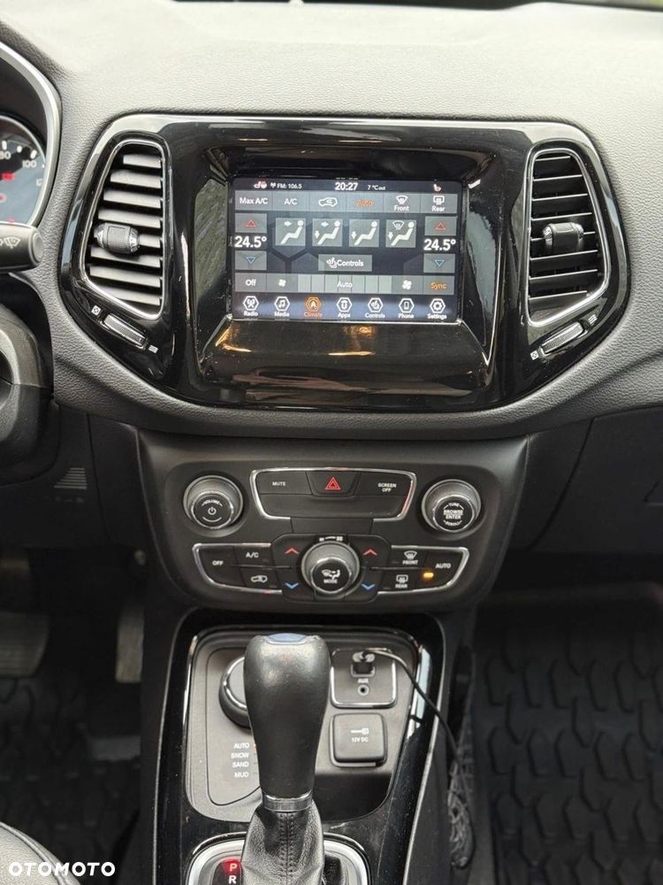Jeep Compass 2.4I 4x4 Automatik Limited - 13