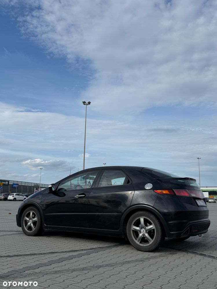 Honda Civic 1.8 Comfort - 3