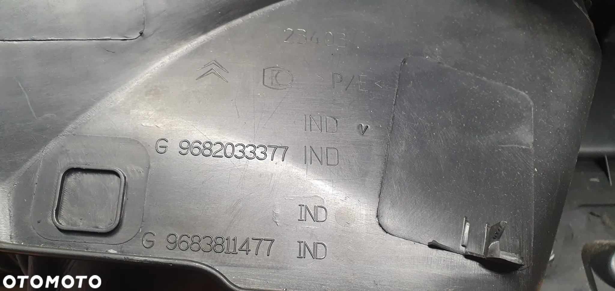 Osłona mocowanie rolety lewy tył Citroen C5 III 9682033377 9683811477 - 5