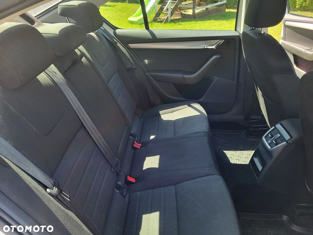 Skoda Octavia 1.8 TSI Elegance DSG - 20