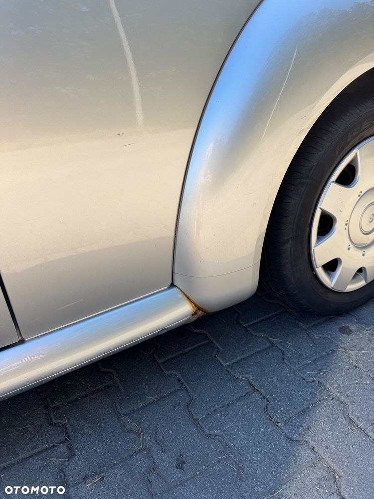 Volkswagen New Beetle - 12