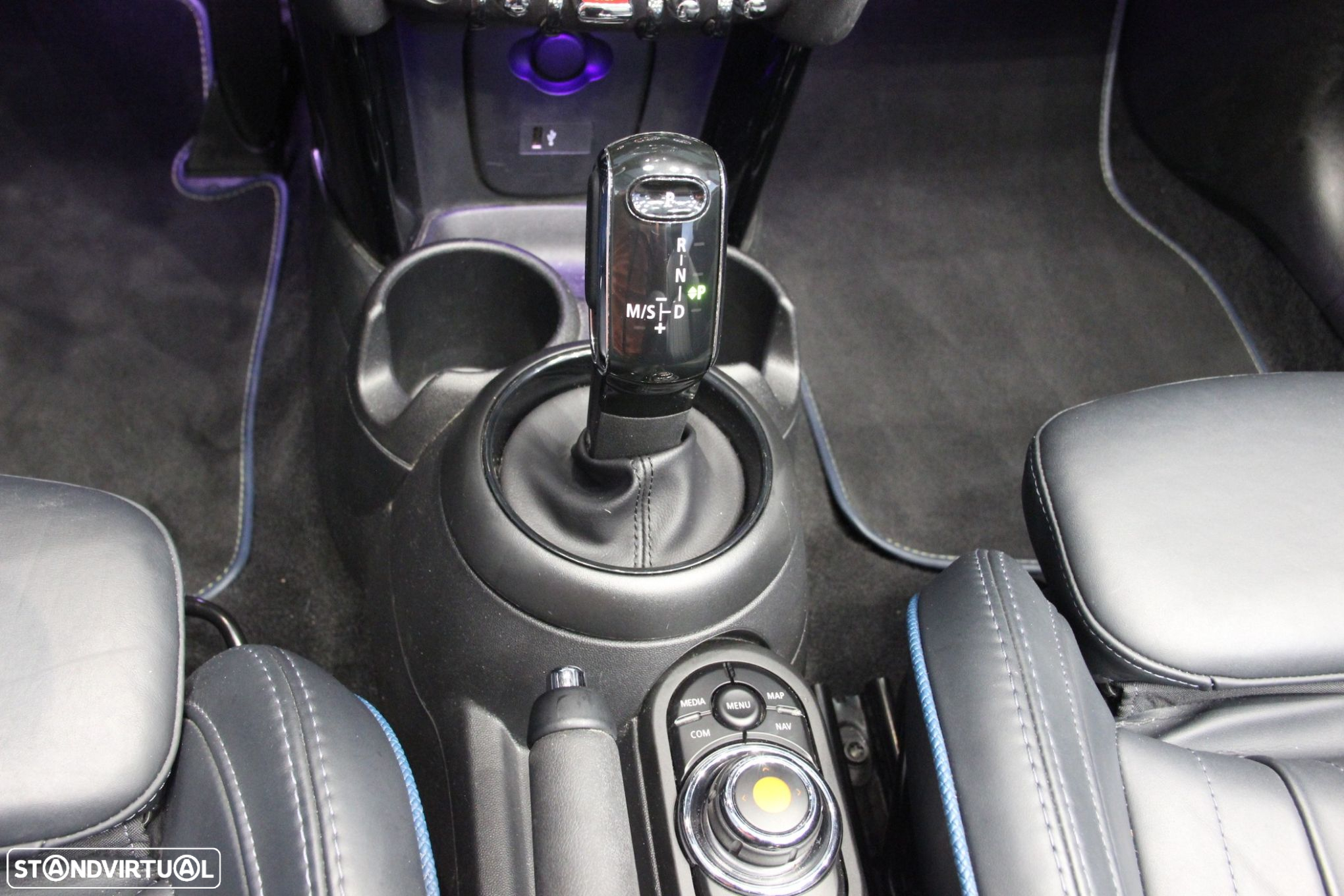 MINI Cabrio Cooper Auto - 12