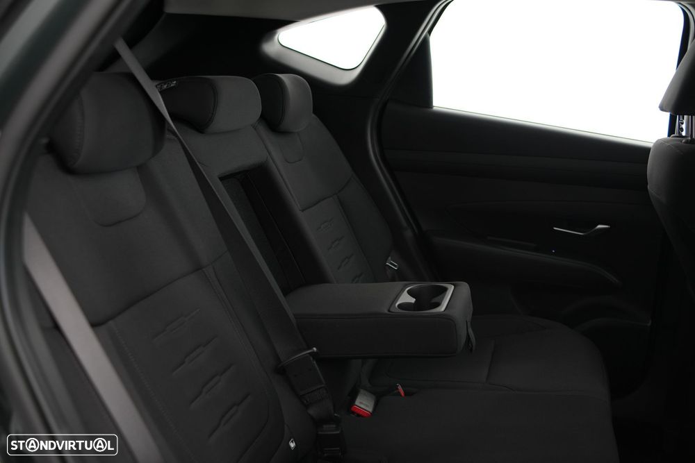 Hyundai Tucson 1.6 T-GDI HEV Premium - 32