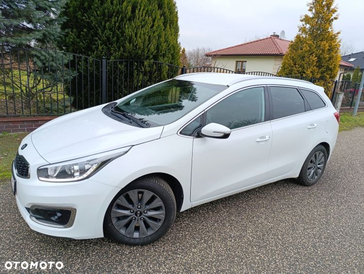 Kia Ceed 1.6 CRDi 115 Dream-Team Edition - 2