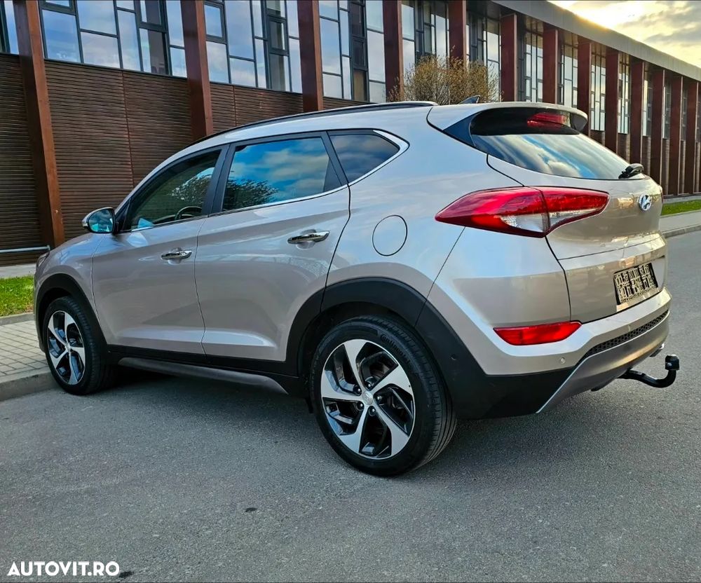 Hyundai Tucson 2.0 CRDI 4WD Automatik Advantage - 30