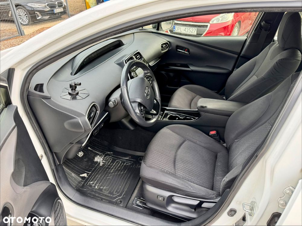 Toyota Prius Hybrid Comfort - 12
