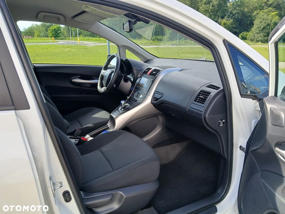 Toyota Auris - 16