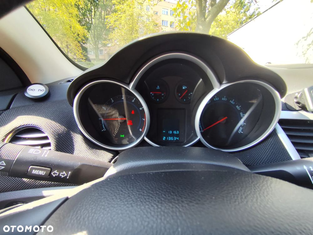 Chevrolet Cruze 1.8 LT - 11