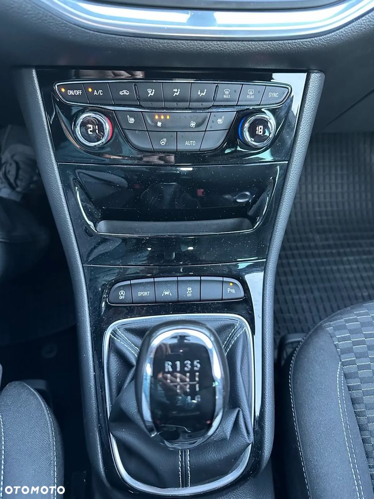 Opel Astra 1.4 Turbo Start/Stop Dynamic - 4