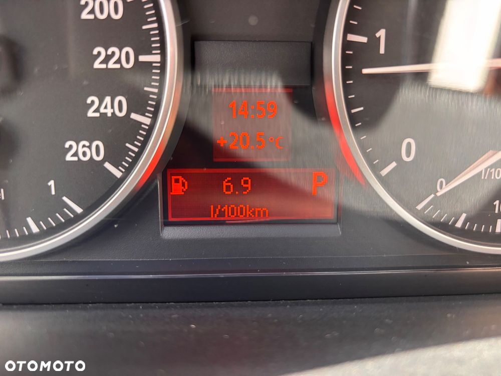 BMW Seria 3 320d DPF Touring - 11
