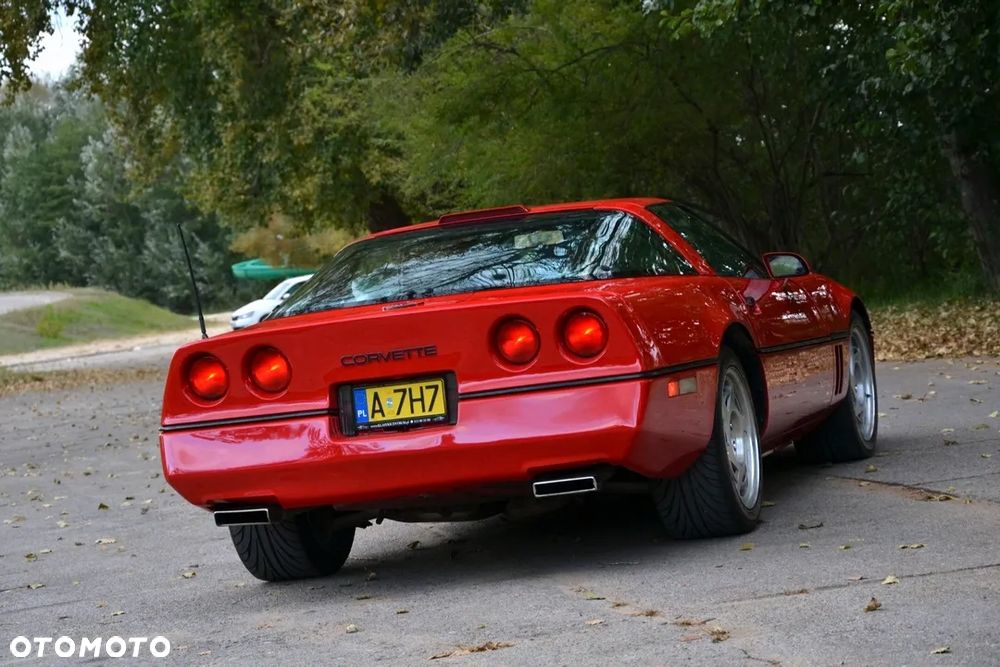 Chevrolet Corvette - 17