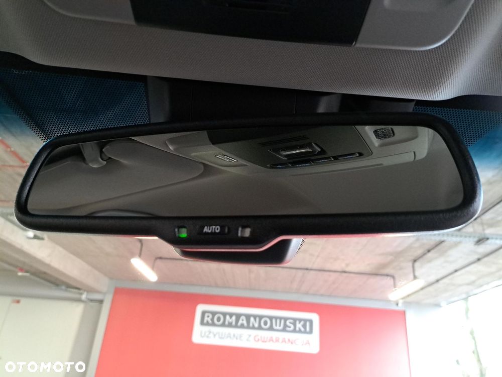 Toyota Camry 2.5 Hybrid Comfort CVT - 30