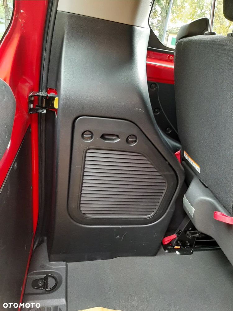 Ford Tourneo Custom - 15