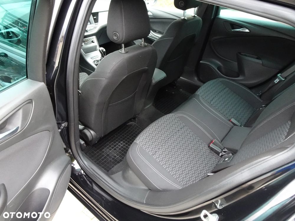 Opel Astra 1.6 CDTI Enjoy - 19