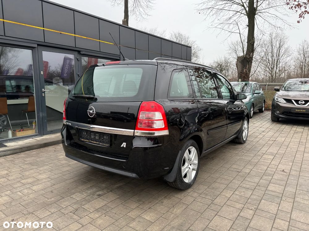 Opel Zafira 1.8 Cosmo - 3