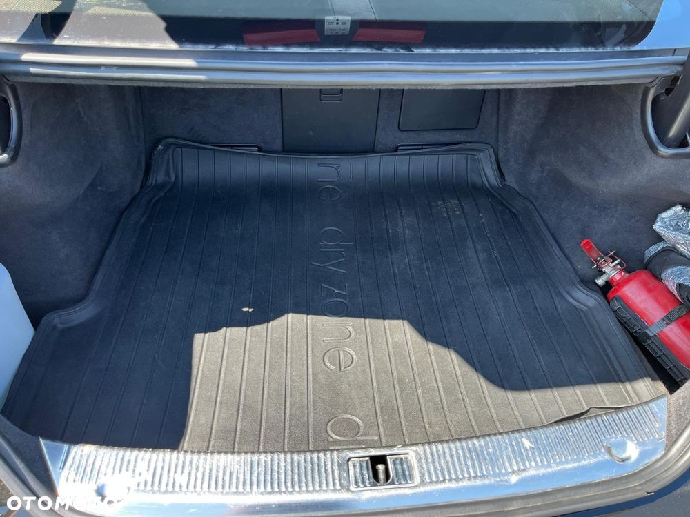 Audi A8 4.2 TDI L Quattro - 30