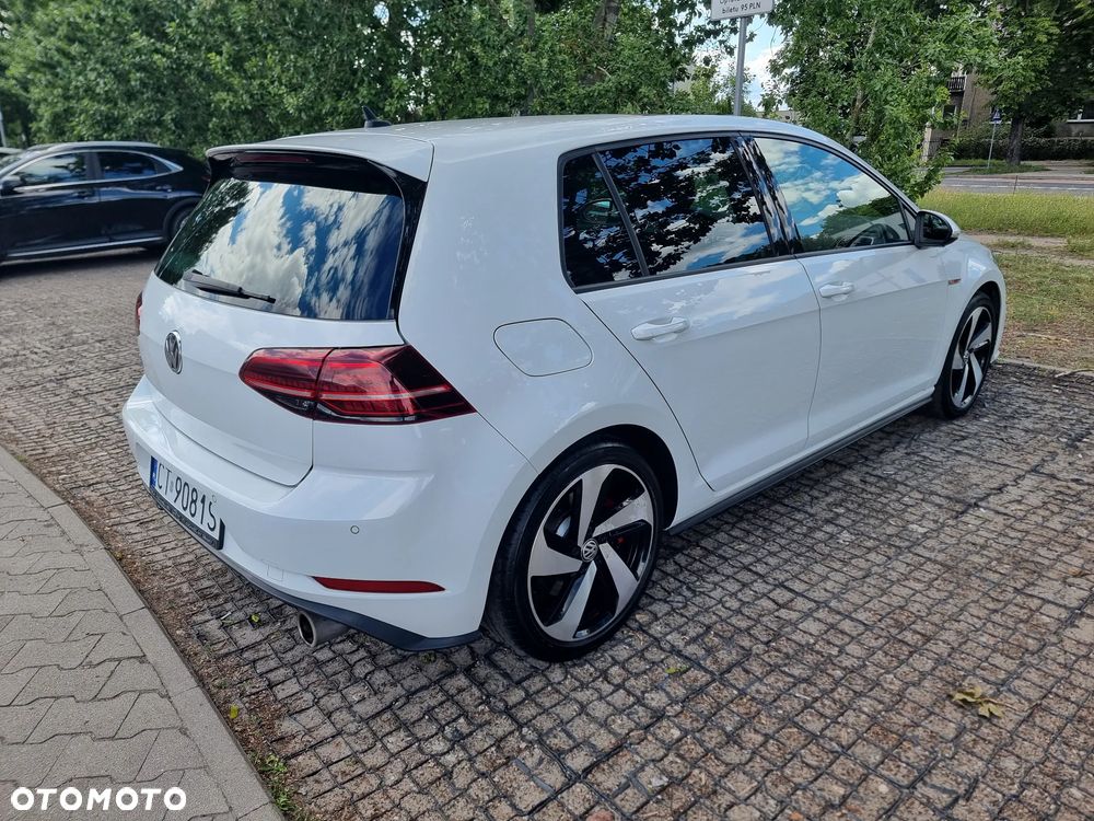 Volkswagen Golf - 3
