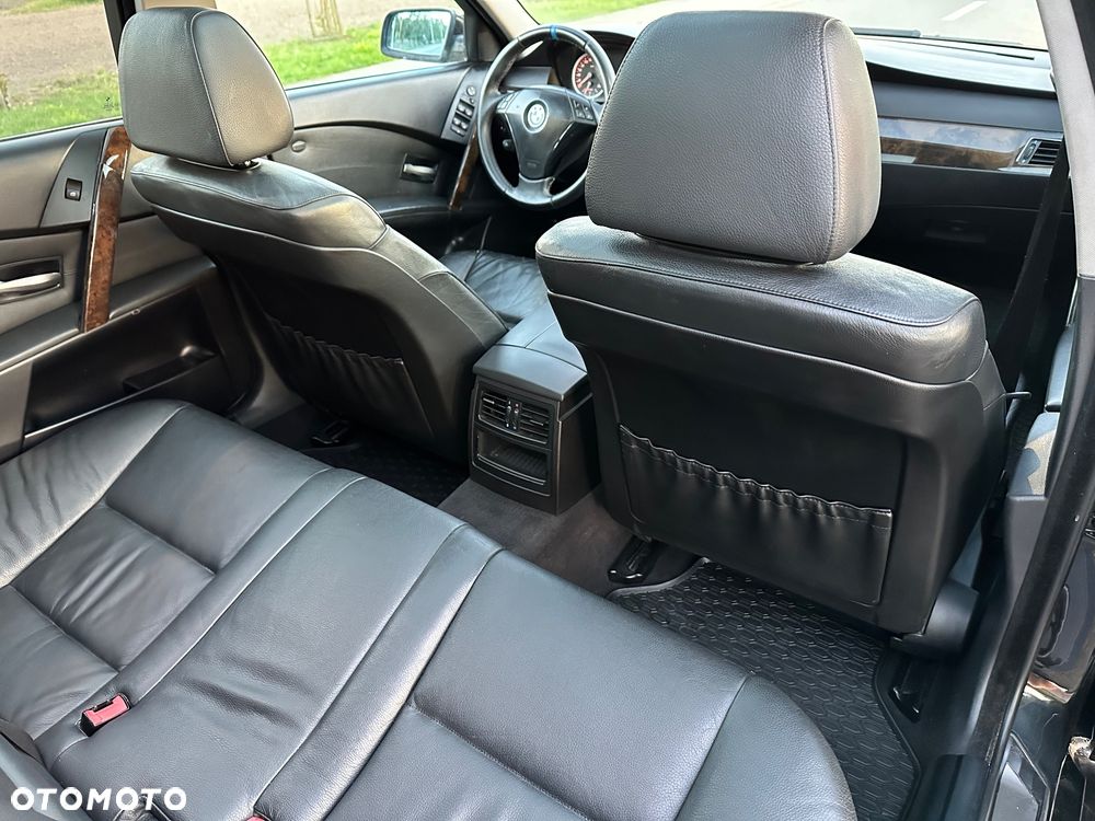 BMW Seria 5 525d - 30