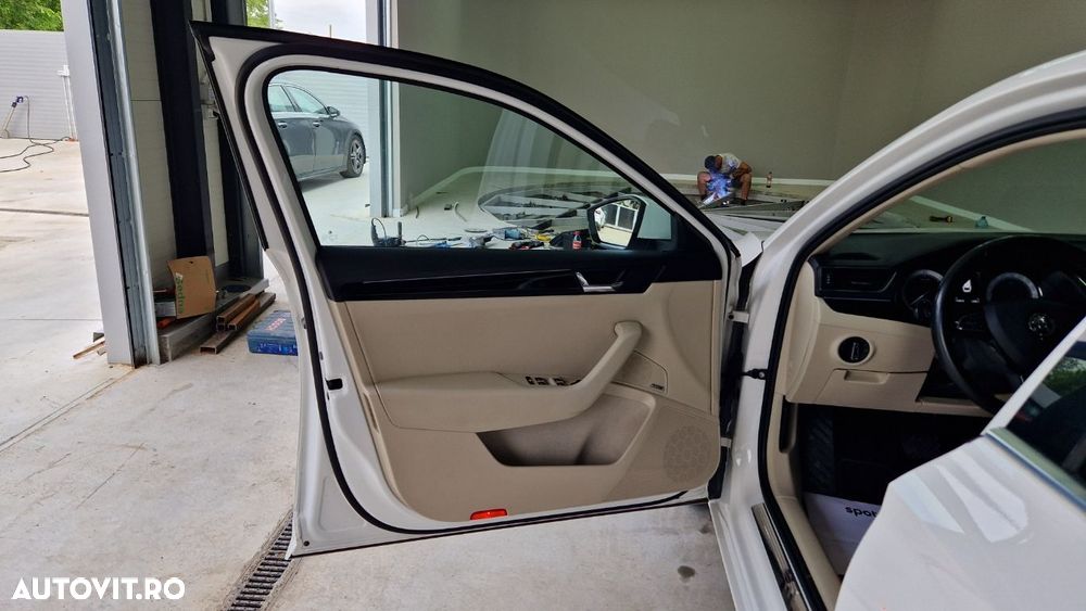 Skoda Superb 2.0 TDI 4X4 DSG Laurin & Klement - 18