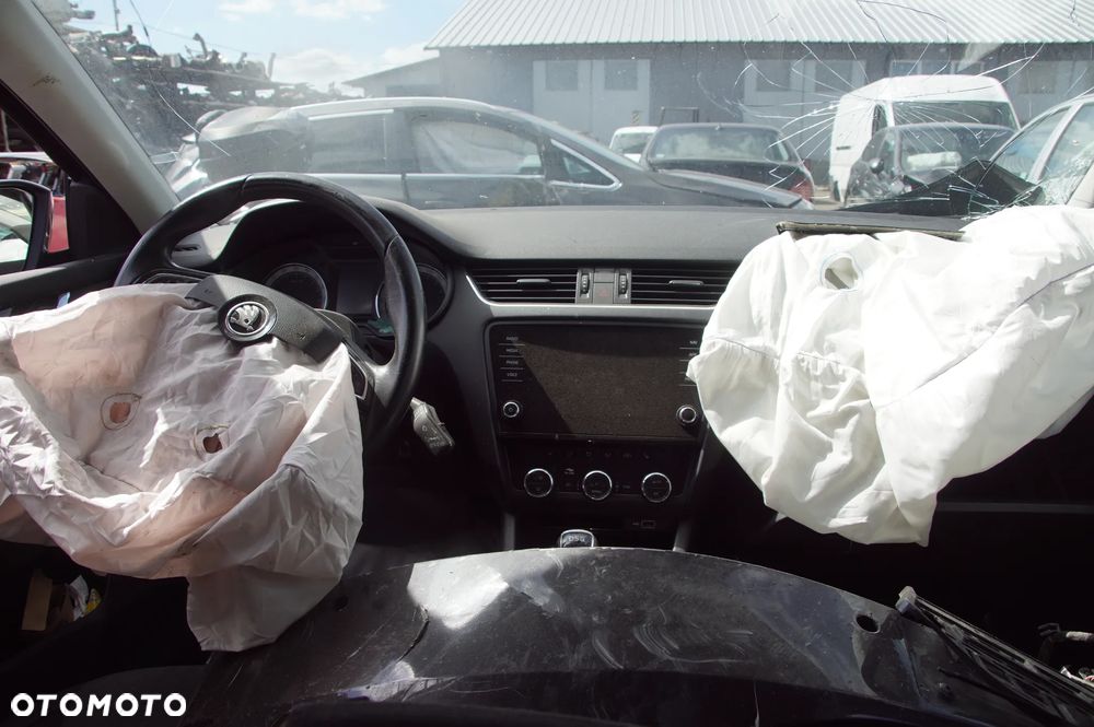 Auto na części - Skoda Octavia III Lift 2.0 TDI 150 KM DFFA TDH 2018R Silnik Skrzynia Zderzak Klapa Drzwi Szyba Lusterko Deska Kokpit Sterownik Moduł Licznik Wybierak - 15