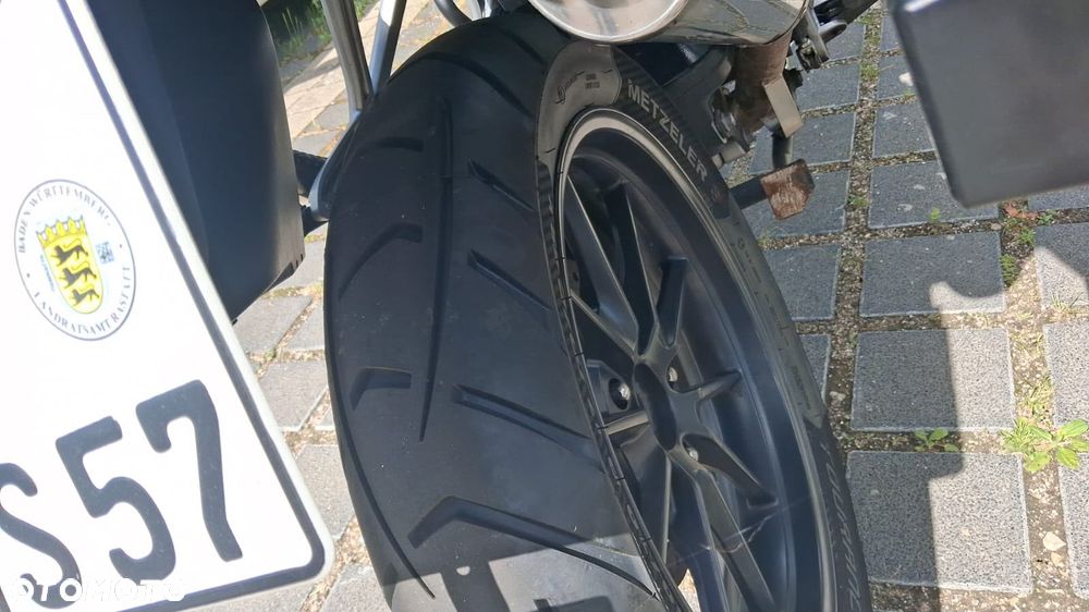 Yamaha FZ8 - 9