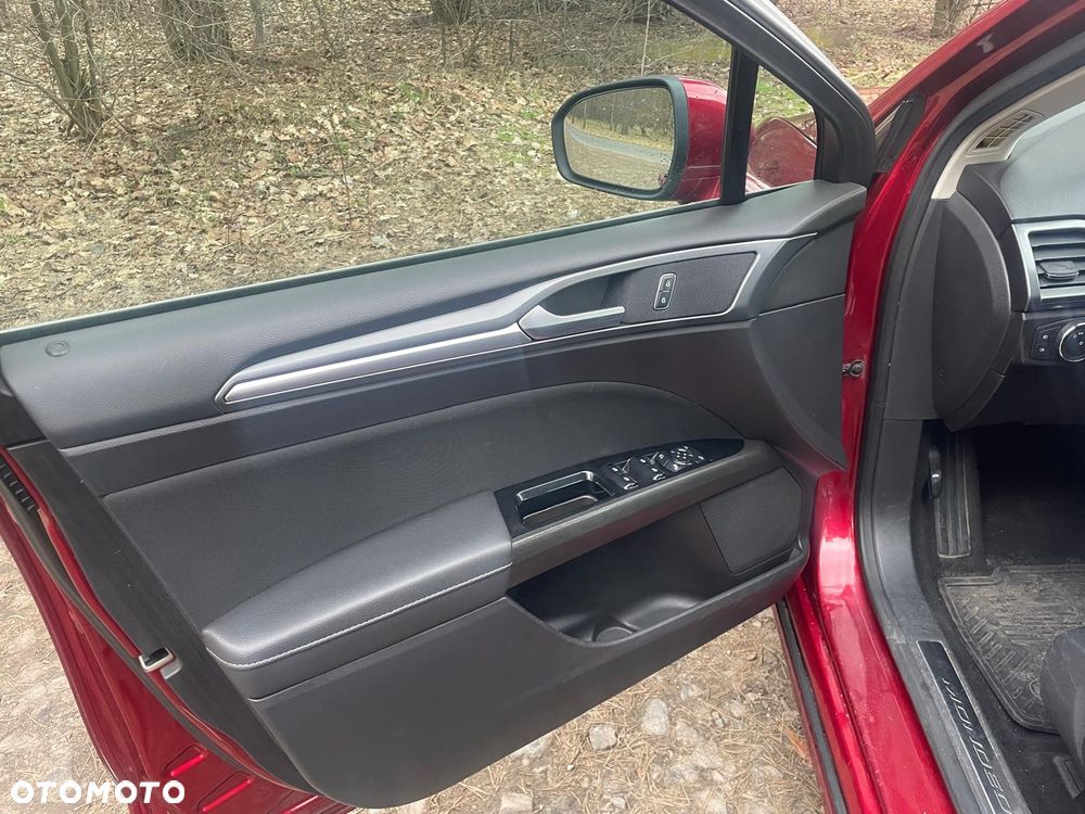 Ford Mondeo 2.0 TDCi Titanium PowerShift - 4
