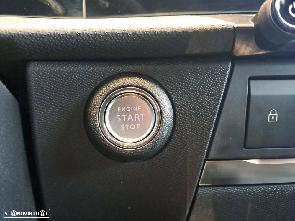 Opel Astra 1.2 T GS - 19