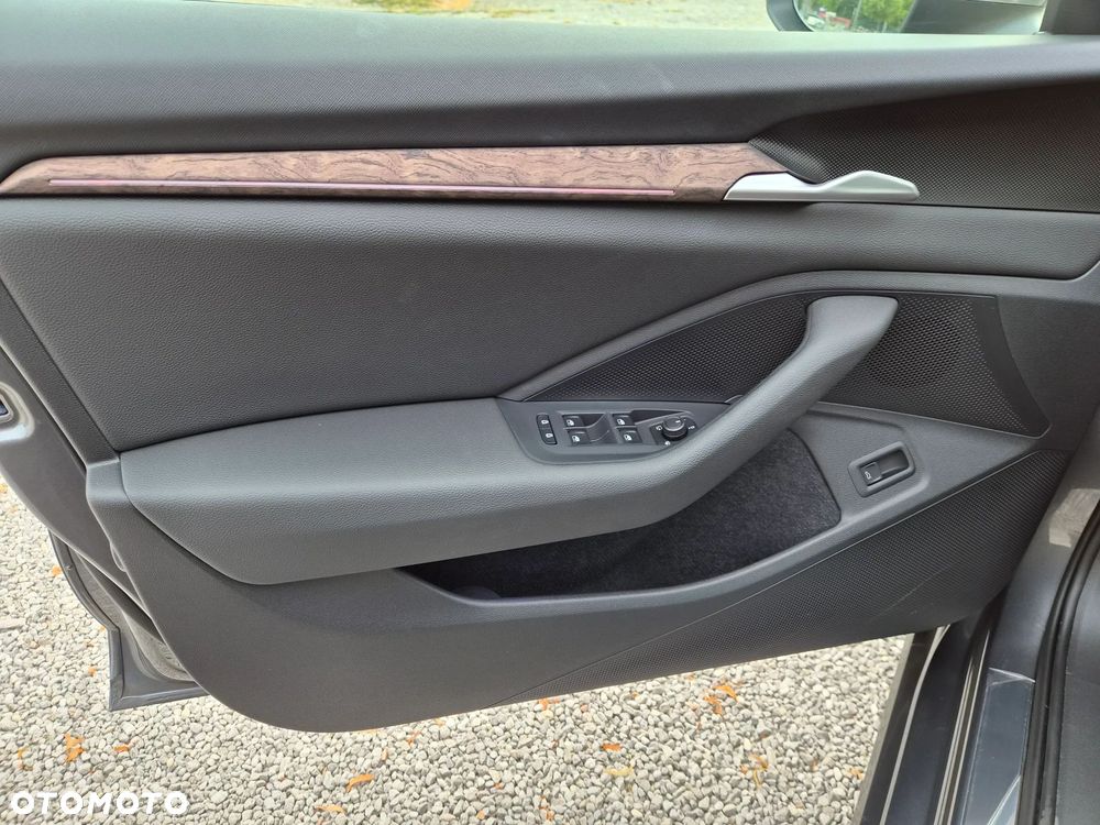 Skoda Superb 2.0 TDI SCR 4x4 L&K DSG - 19