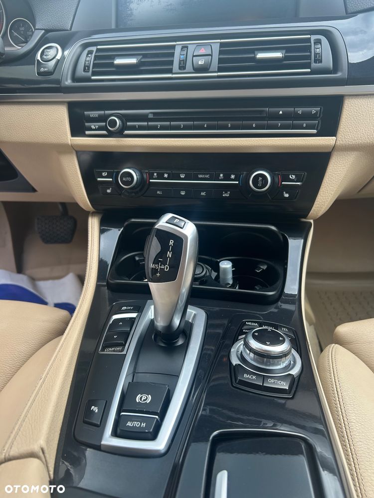 BMW Seria 5 520d xDrive - 8