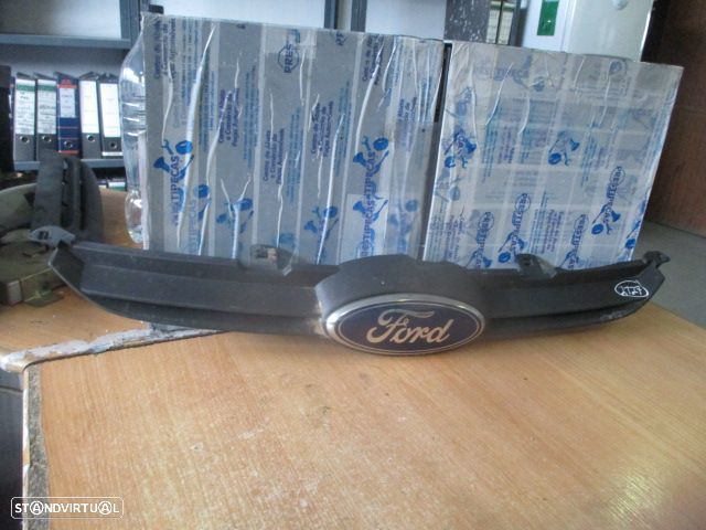 Grelha Friso 8A618200BC FORD FIESTA 6 FASE 1 2010 1.2I 80CV 5P BORDEUX Frente GRELHA FORD FIESTA 6 FASE 1 2012 1.4TDCI 71CV 5P BRANCO FRT GRE PC - 5