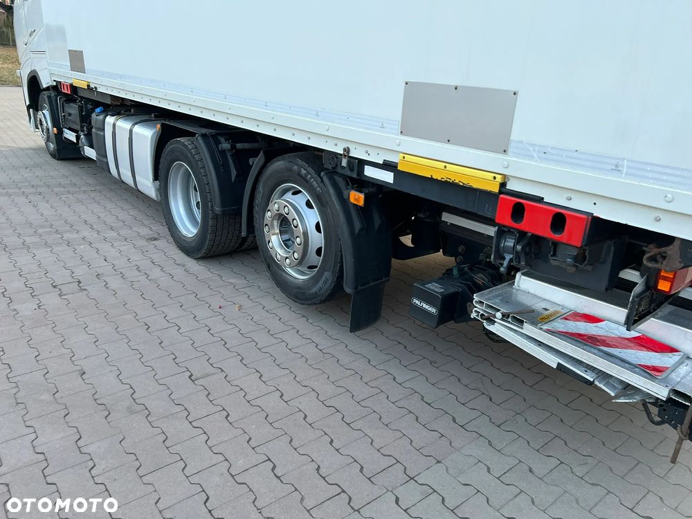 Volvo FH 460 Xenony Klimapostojowa winda Niemcy - 10