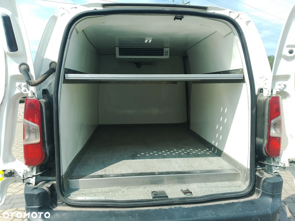 Toyota Proace L2 Partner Berlingo Combo Doblo L2 Izoterma Chłodnia Salon PL półka Inox 3 osoby - 18