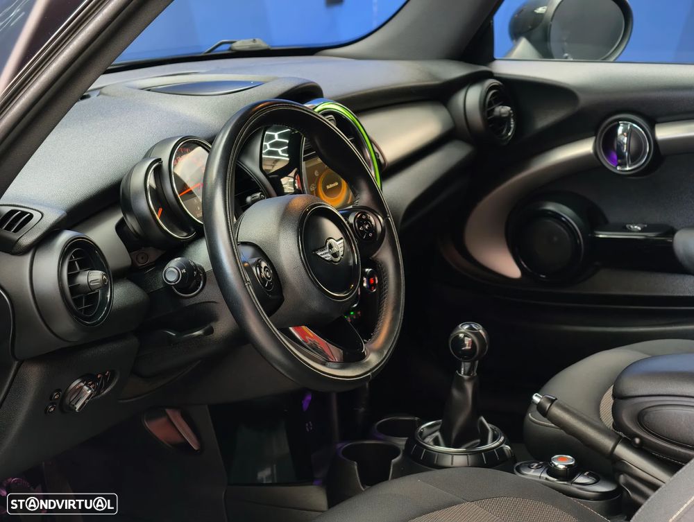 MINI 3 Portas One D - 25