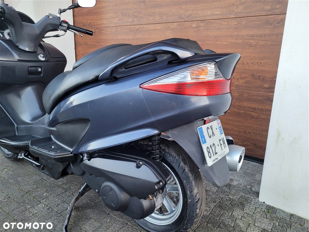 Suzuki Burgman - 16