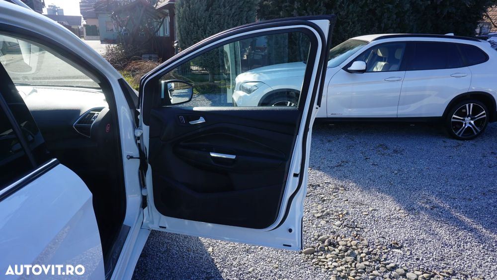 Ford Kuga 2.0 TDCi 4x4 Aut. Titanium - 10